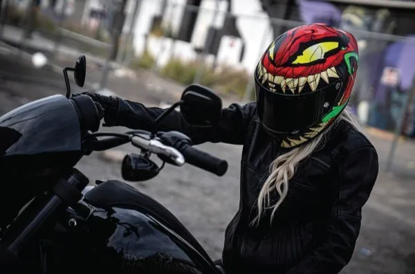 HJC RPHA1 Toxin Marvel MC1SF Kapalı Motosiklet Kaskı resmi